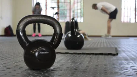 Kettlebell Βινυλίου (24kg) - Image 2